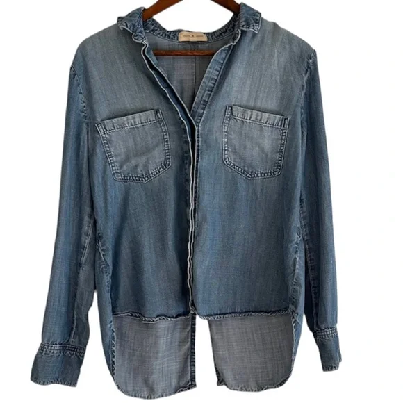 *SOLD* Anthropologie Cloth & Stone Split Back Chambray Button Down - Picture 6 of 10